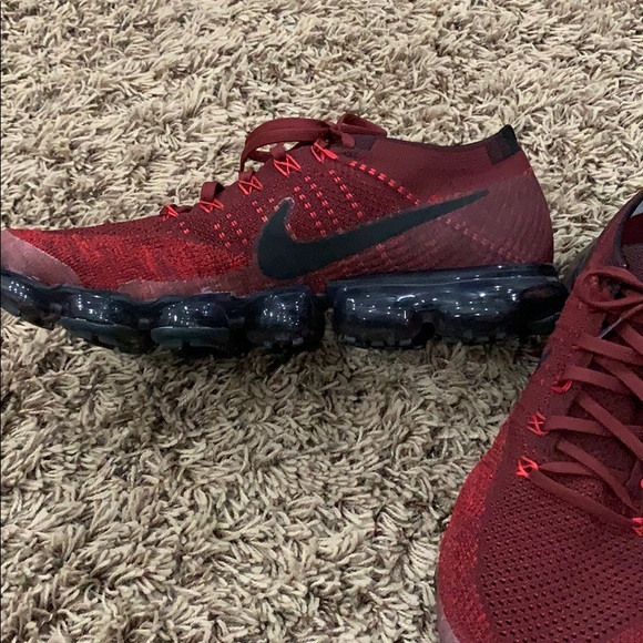 Men’s Nike Vapormax Flynit Shoes - Picture 4 of 7